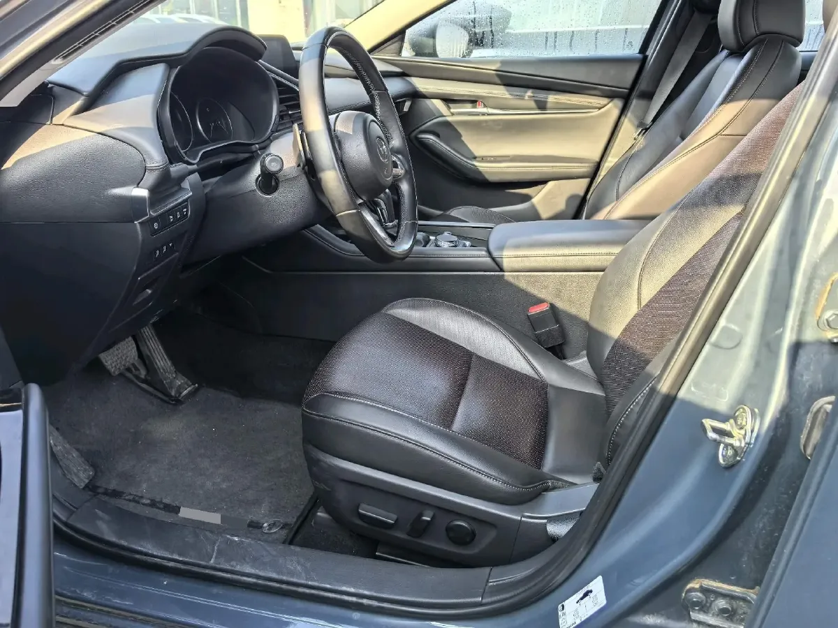 2023 Mazda 3 Axela 2.0L 158HP L4 6AT,autocango,china used car exporter,china ev exporter,chinese used car exporter,chinese used ev exporter