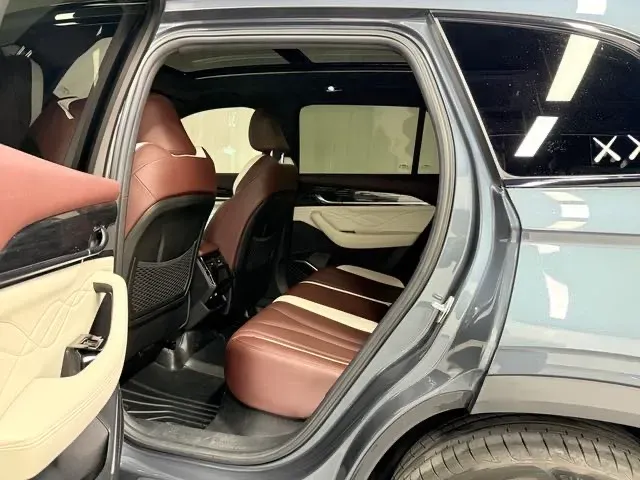 2021 Geely Monjaro 2.0T 218HP L4 7DCT,autocango,china used car exporter,china ev exporter,chinese used car exporter,chinese used ev exporter