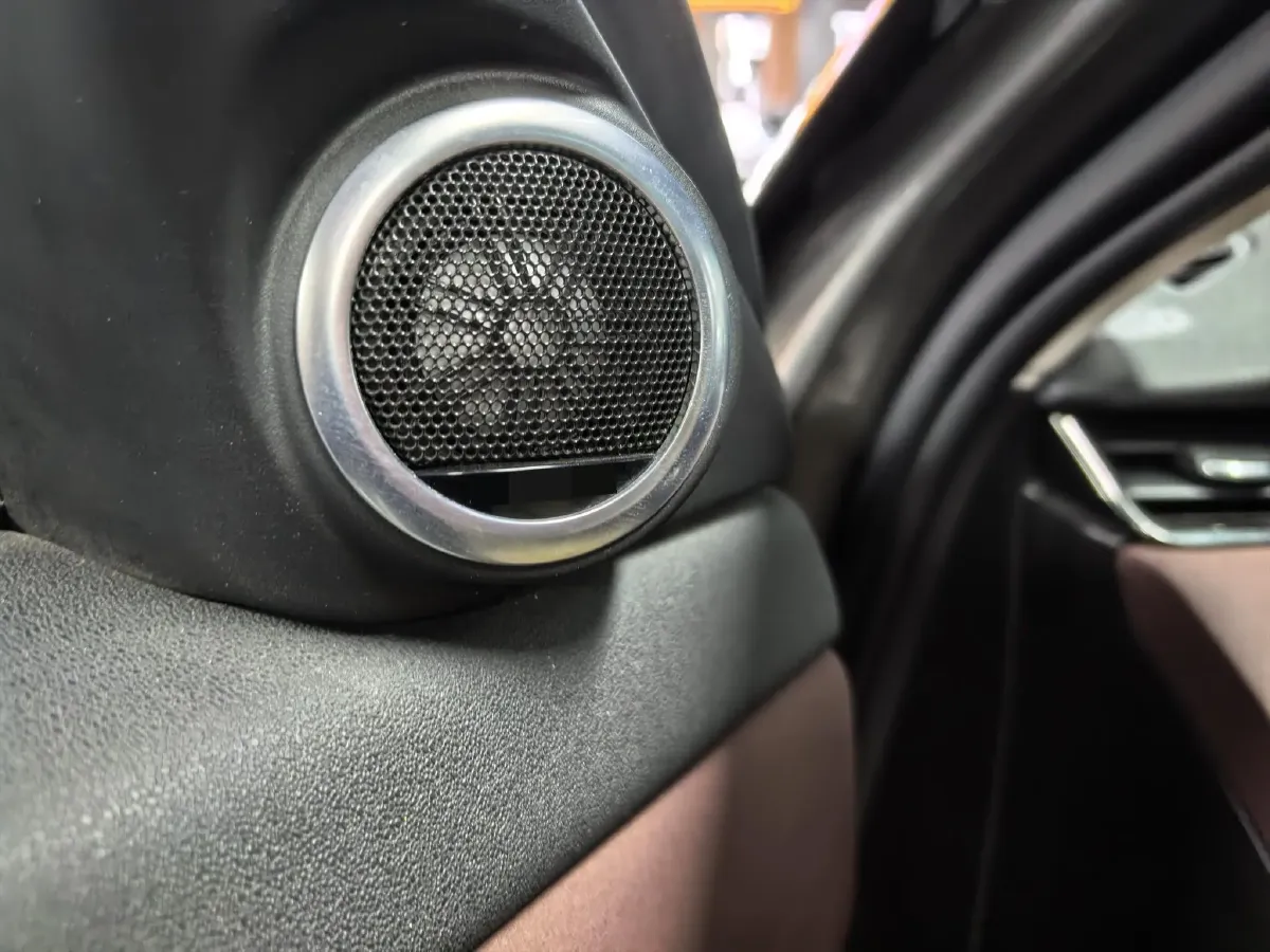 2023 Land Rover Range Rover Evoque 2.0T 249HP L4 9AT,autocango,china used car exporter,china ev exporter,chinese used car exporter,chinese used ev exporter