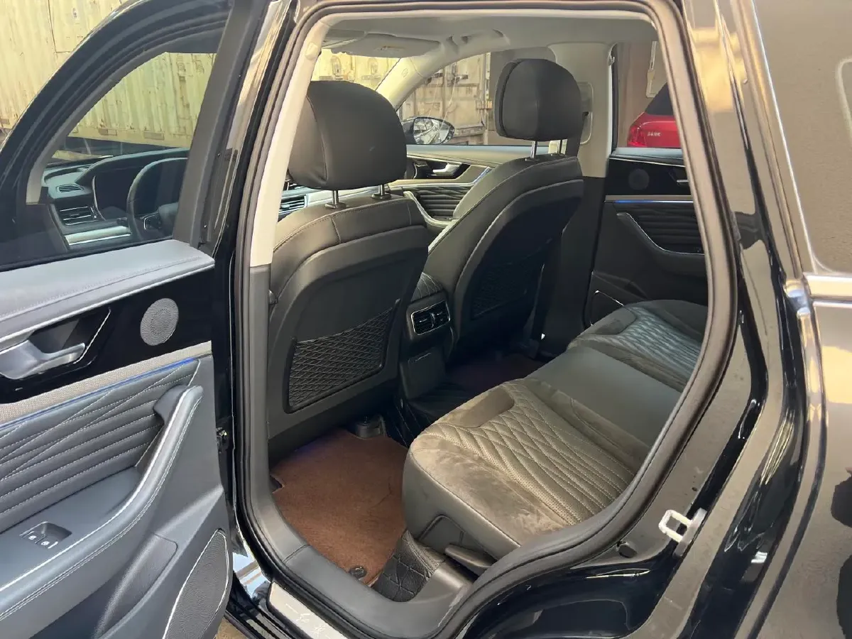 2022 HongQi HS5 2.0T 224HP L4 6AT,autocango,china used car exporter,china ev exporter,chinese used car exporter,chinese used ev exporter