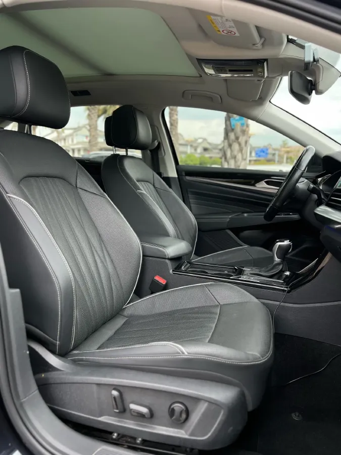 2023 Volkswagen Passat 2.0T 186HP L4 7DCT,autocango,china used car exporter,china ev exporter,chinese used car exporter,chinese used ev exporter