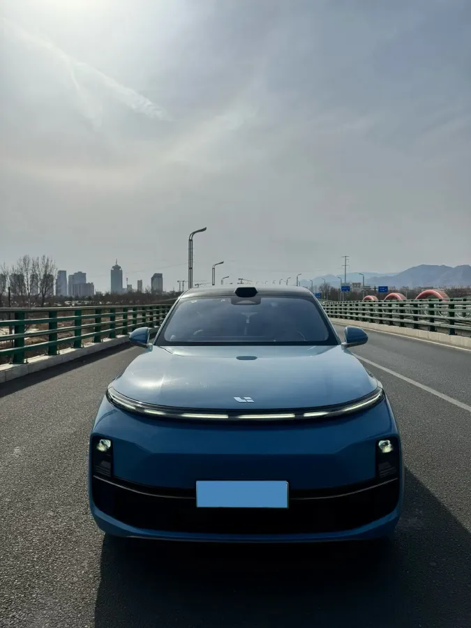 2022 Li L9 Range Extended 154HP REEV 42.6KWH,autocango,china used car exporter,china ev exporter,chinese used car exporter,chinese used ev exporter