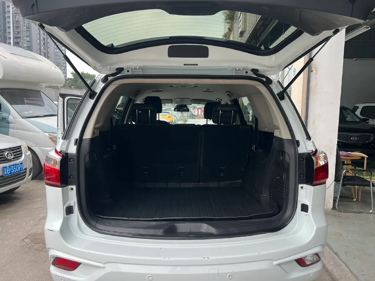 2018 Isuzu Mu-X 3.0T 177HP L4 6AT,autocango,china used car exporter,china ev exporter,chinese used car exporter,chinese used ev exporter