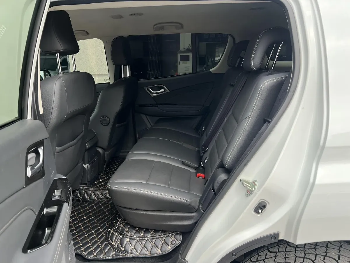 2018 Isuzu Mu-X 3.0T 177HP L4 6AT,autocango,china used car exporter,china ev exporter,chinese used car exporter,chinese used ev exporter