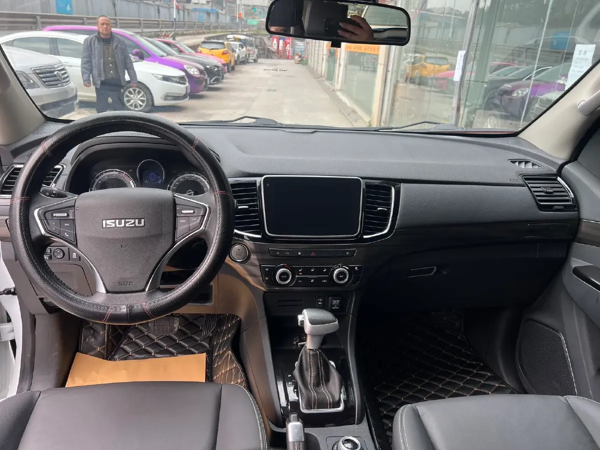 2018 Isuzu Mu-X 3.0T 177HP L4 6AT,autocango,china used car exporter,china ev exporter,chinese used car exporter,chinese used ev exporter