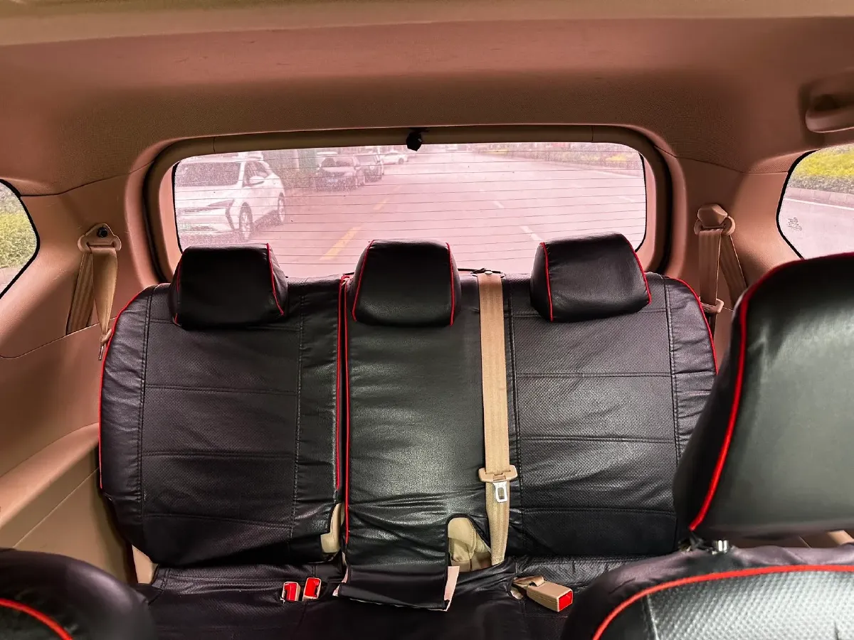 2019 BaoJun 730 1.5L 105HP L4 6MT,autocango,china used car exporter,china ev exporter,chinese used car exporter,chinese used ev exporter