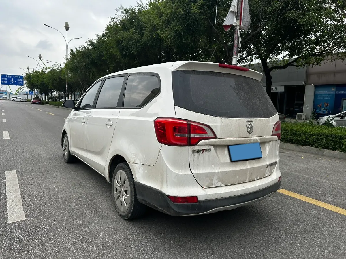 2019 BaoJun 730 1.5L 105HP L4 6MT,autocango,china used car exporter,china ev exporter,chinese used car exporter,chinese used ev exporter