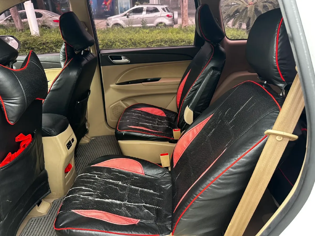 2019 BaoJun 730 1.5L 105HP L4 6MT,autocango,china used car exporter,china ev exporter,chinese used car exporter,chinese used ev exporter