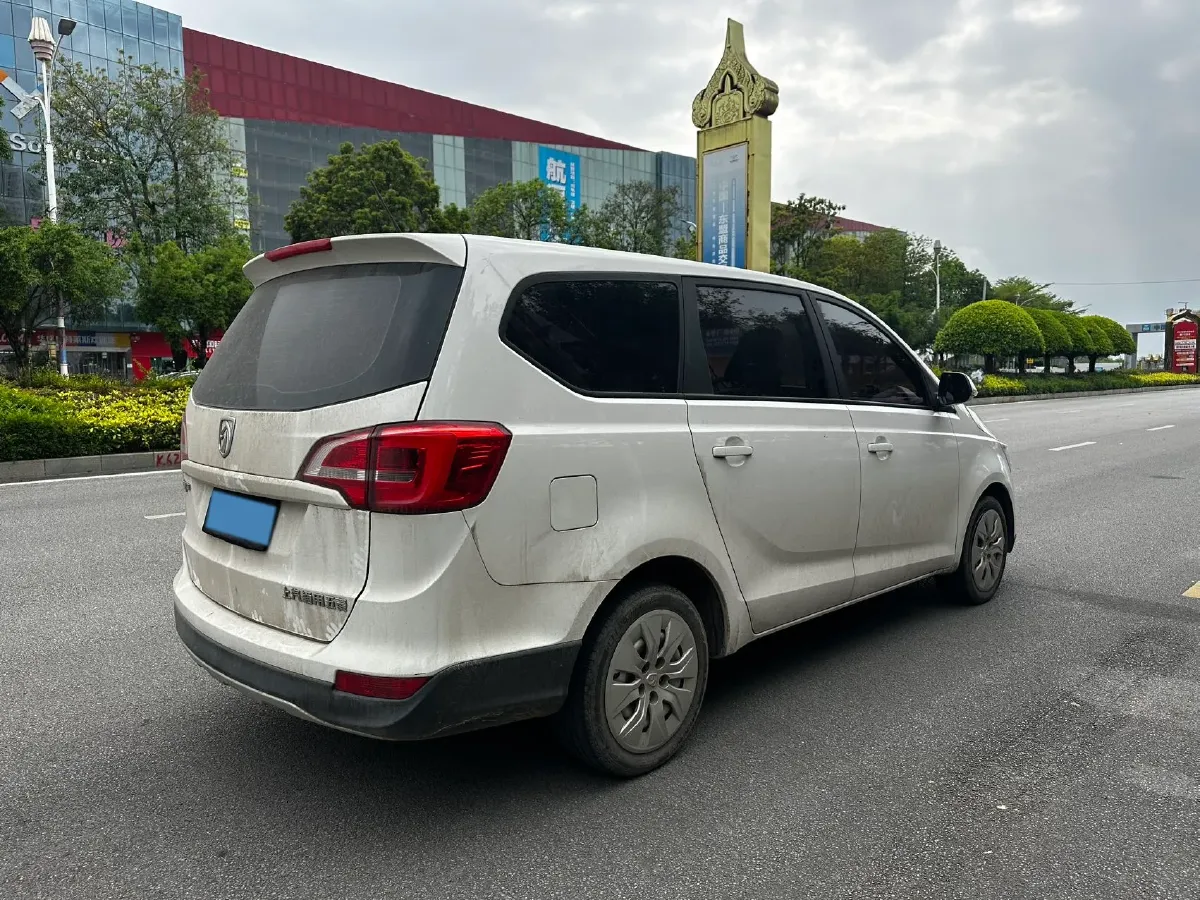 2019 BaoJun 730 1.5L 105HP L4 6MT,autocango,china used car exporter,china ev exporter,chinese used car exporter,chinese used ev exporter