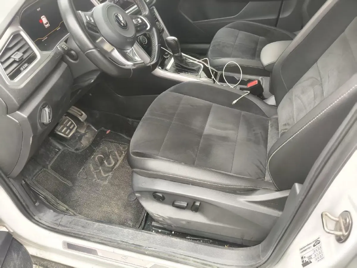 2022 Volkswagen T-Roc 1.4T 150HP L4 7DCT,autocango,china used car exporter,china ev exporter,chinese used car exporter,chinese used ev exporter