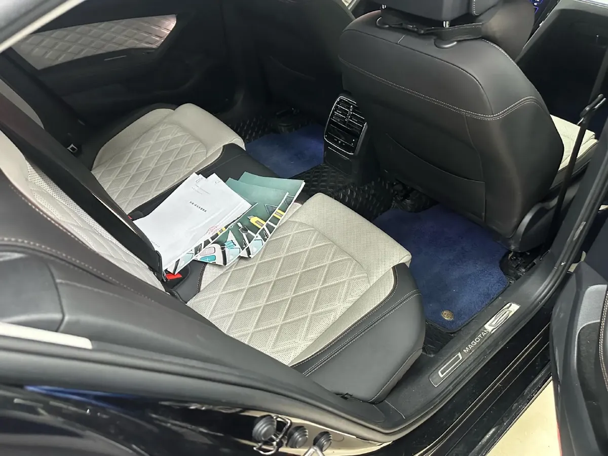 2023 Volkswagen Magotan 2.0T 186HP L4 7DCT,autocango,china used car exporter,china ev exporter,chinese used car exporter,chinese used ev exporter