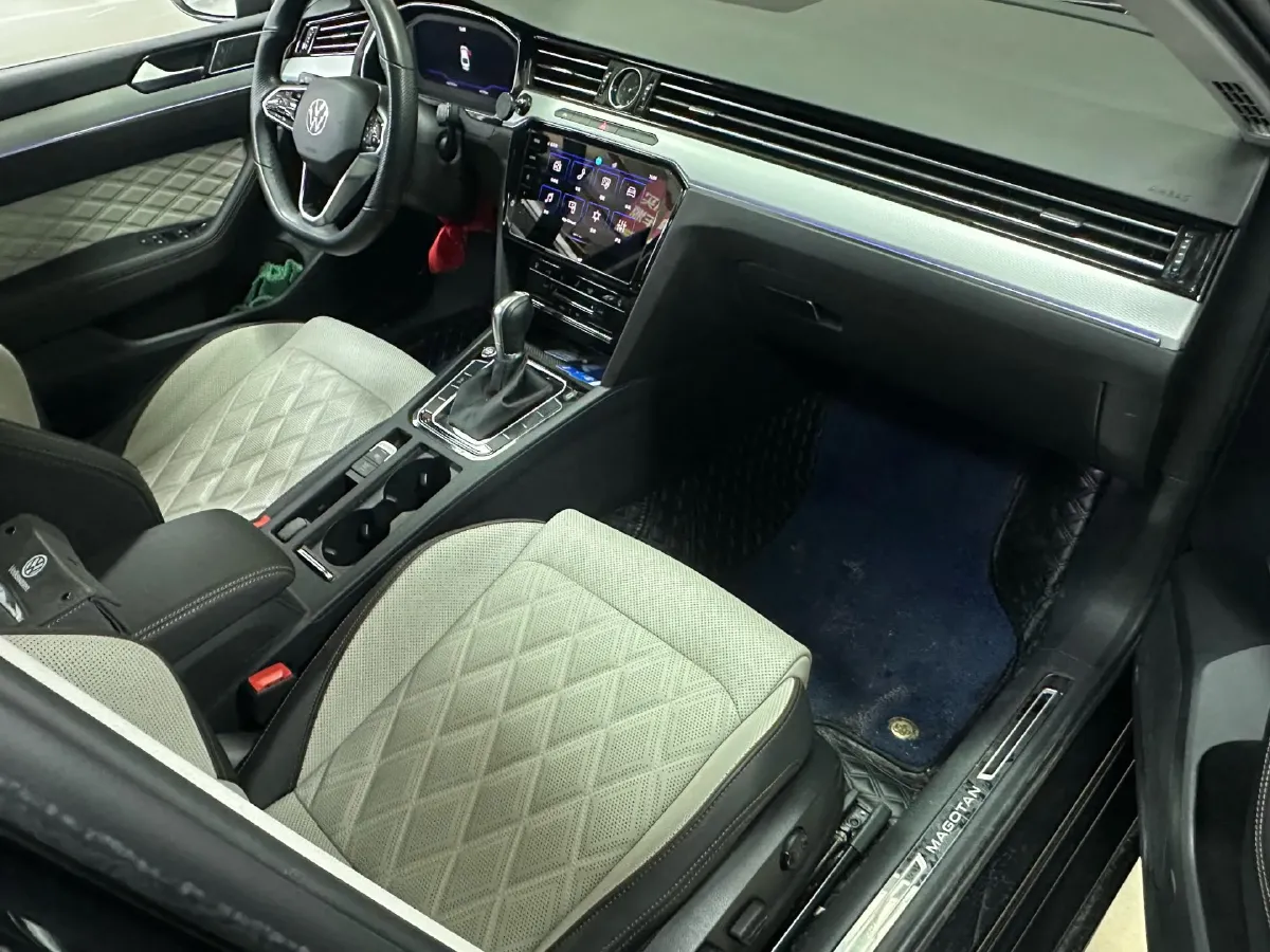 2023 Volkswagen Magotan 2.0T 186HP L4 7DCT,autocango,china used car exporter,china ev exporter,chinese used car exporter,chinese used ev exporter