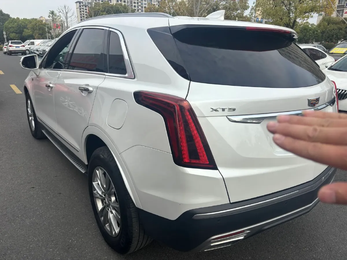 2022 Cadillac XT5 2.0T 237HP L4 9AT,autocango,china used car exporter,china ev exporter,chinese used car exporter,chinese used ev exporter