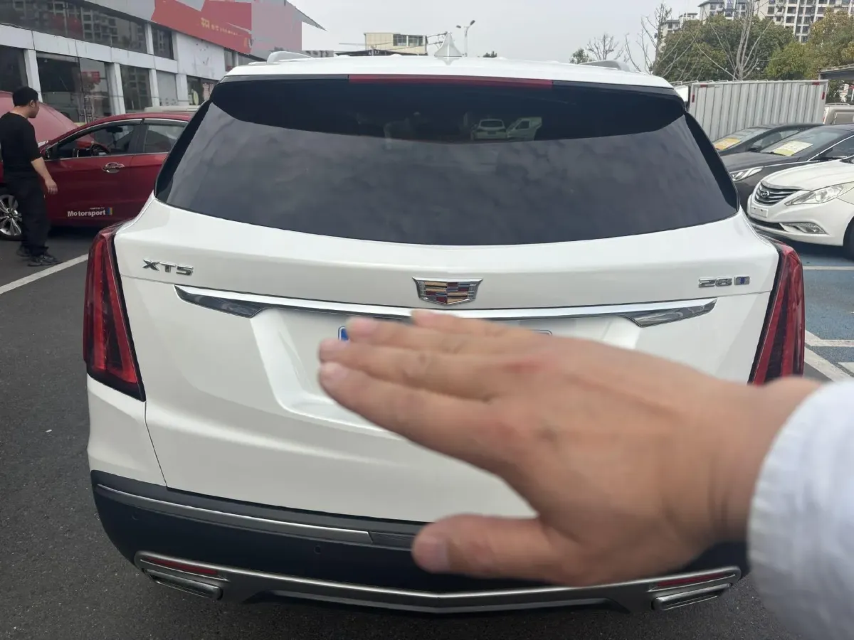 2022 Cadillac XT5 2.0T 237HP L4 9AT,autocango,china used car exporter,china ev exporter,chinese used car exporter,chinese used ev exporter