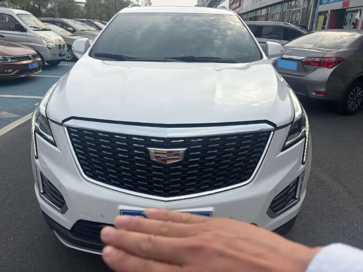 2022 Cadillac XT5 2.0T 237HP L4 9AT,autocango,china used car exporter,china ev exporter,chinese used car exporter,chinese used ev exporter