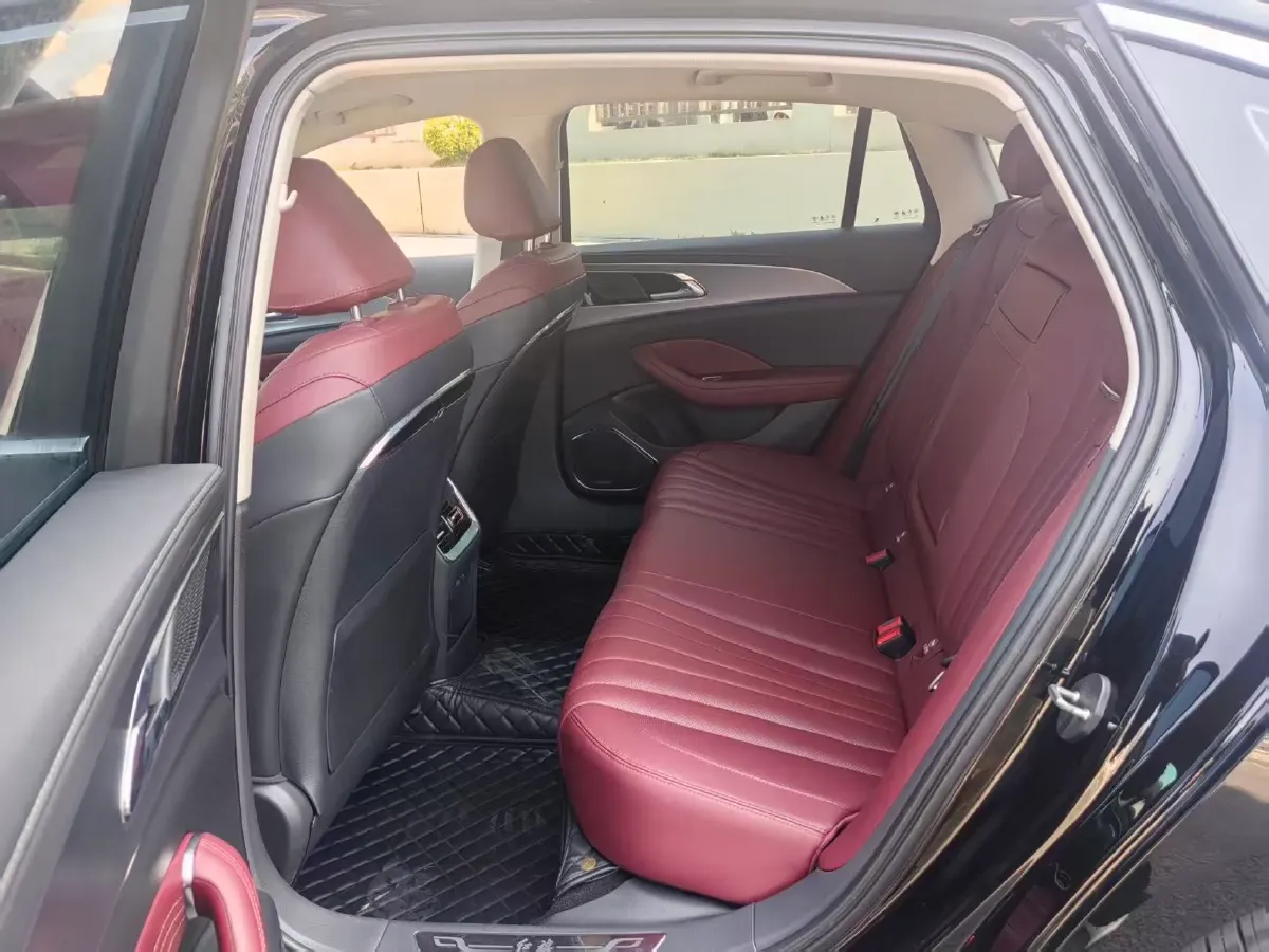 2023 HongQi H5 2.0T 224HP L4 8AT,autocango,china used car exporter,china ev exporter,chinese used car exporter,chinese used ev exporter