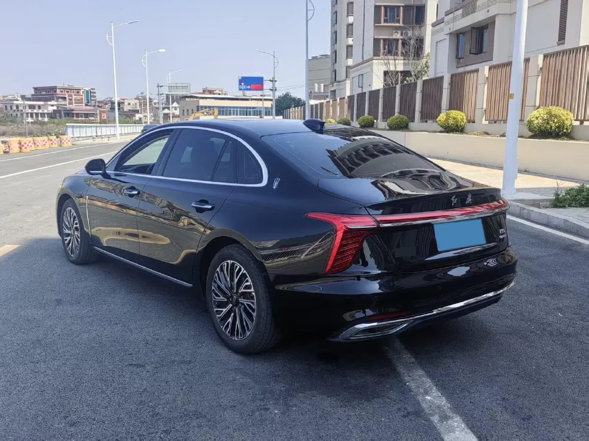 2023 HongQi H5 2.0T 224HP L4 8AT,autocango,china used car exporter,china ev exporter,chinese used car exporter,chinese used ev exporter
