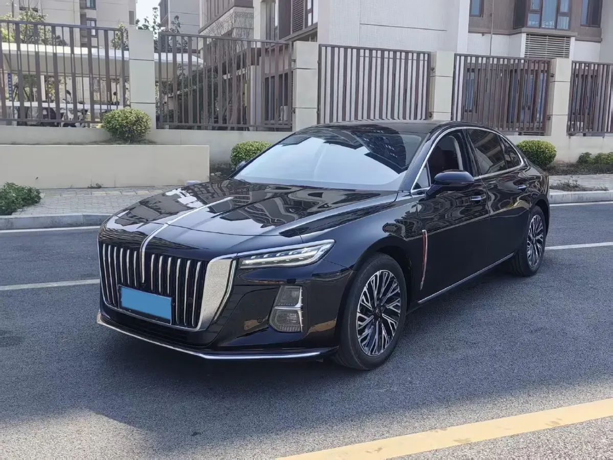 2023 HongQi H5 2.0T 224HP L4 8AT,autocango,china used car exporter,china ev exporter,chinese used car exporter,chinese used ev exporter