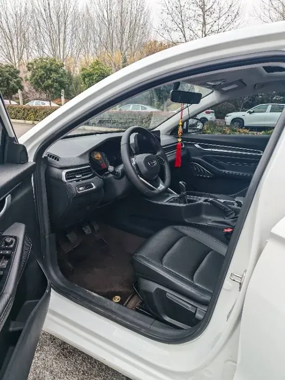 2022 Geely Emgrand 1.5L 114HP L4 5MT,autocango,china used car exporter,china ev exporter,chinese used car exporter,chinese used ev exporter