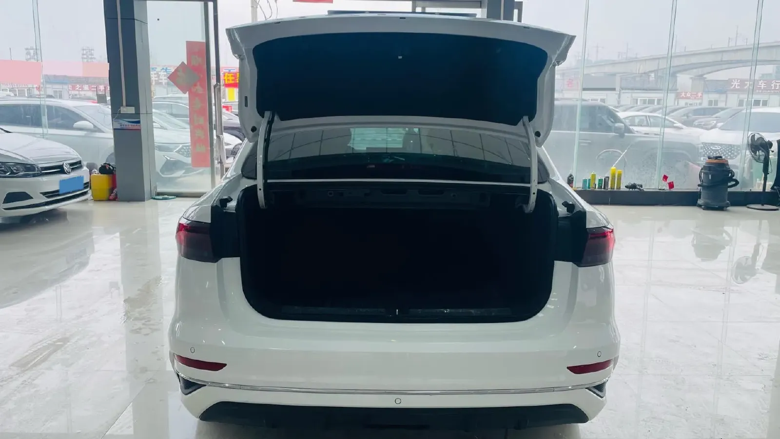 2023 Geely Emgrand 1.5L 127HP L4 5MT,autocango,china used car exporter,china ev exporter,chinese used car exporter,chinese used ev exporter