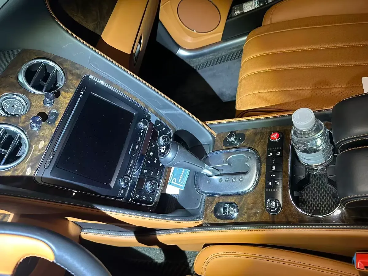 2017 Bentley Flying Spur 4.0T 528HP V8 8AT,autocango,china used car exporter,china ev exporter,chinese used car exporter,chinese used ev exporter