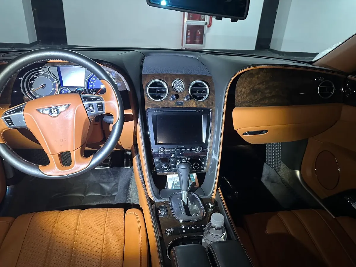 2017 Bentley Flying Spur 4.0T 528HP V8 8AT,autocango,china used car exporter,china ev exporter,chinese used car exporter,chinese used ev exporter