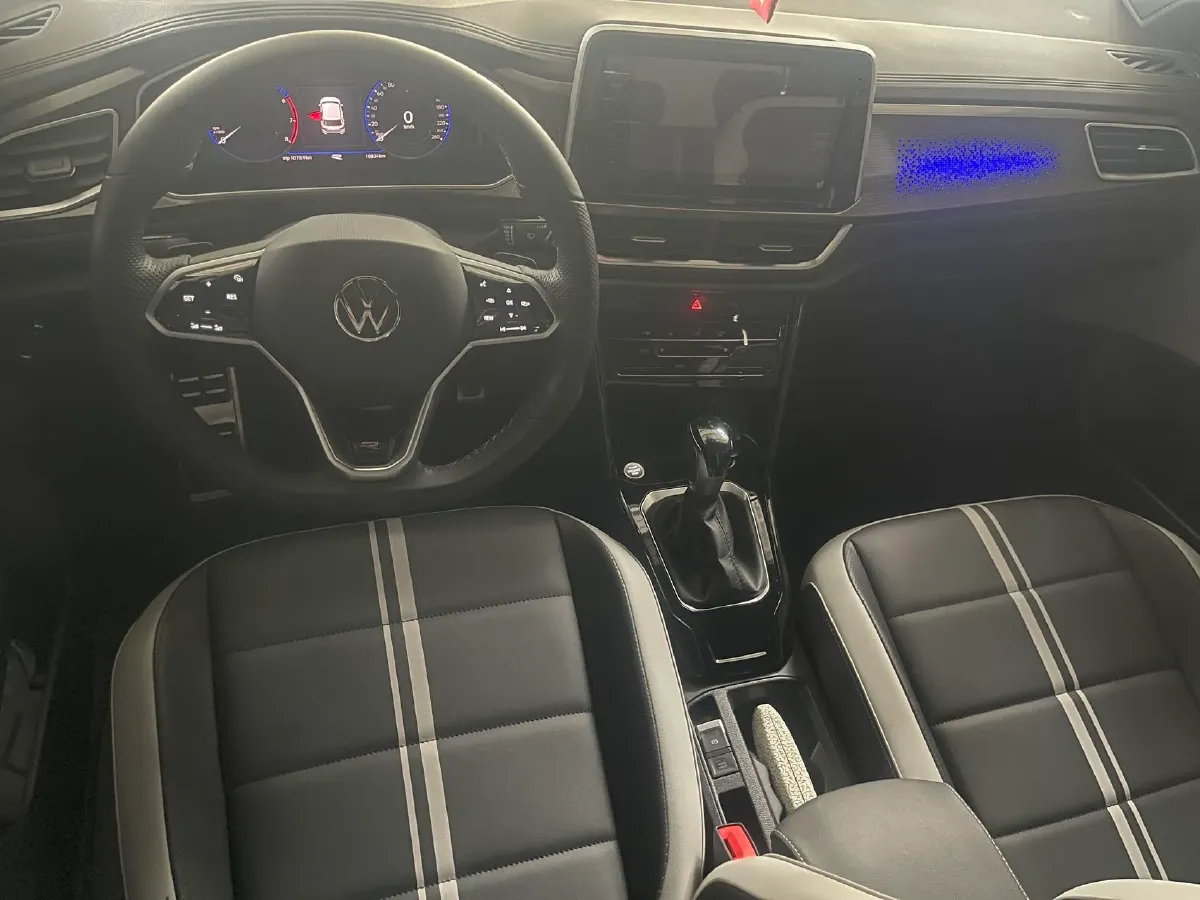 2023 Volkswagen T-Roc 1.5T 160HP L4 7DCT,autocango,china used car exporter,china ev exporter,chinese used car exporter,chinese used ev exporter