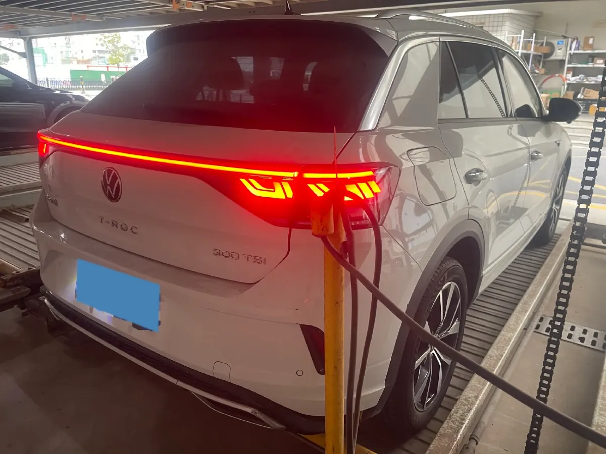 2023 Volkswagen T-Roc 1.5T 160HP L4 7DCT,autocango,china used car exporter,china ev exporter,chinese used car exporter,chinese used ev exporter