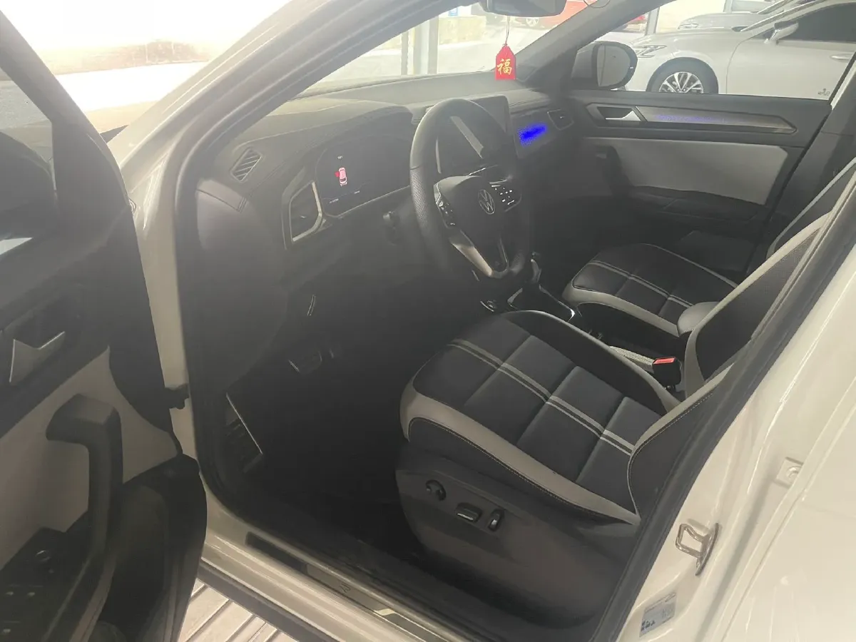 2023 Volkswagen T-Roc 1.5T 160HP L4 7DCT,autocango,china used car exporter,china ev exporter,chinese used car exporter,chinese used ev exporter