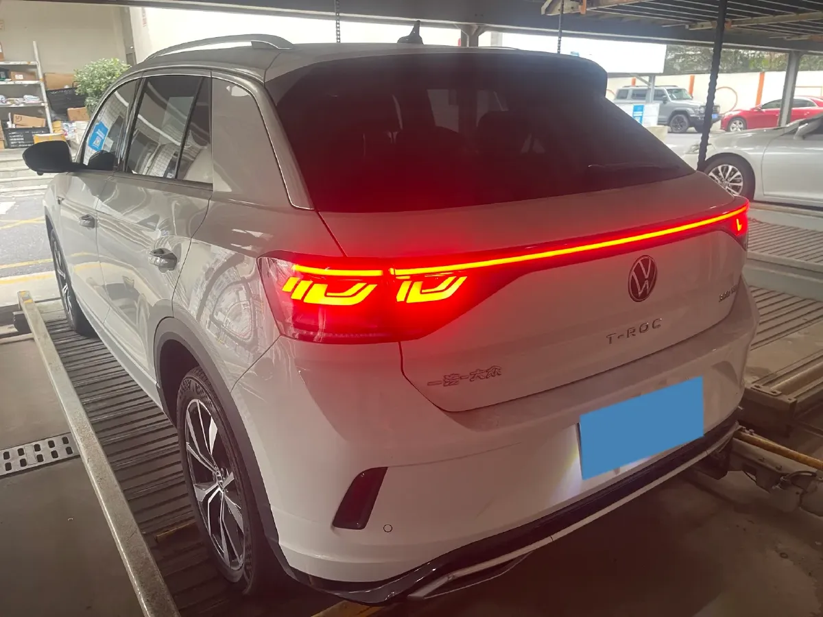 2023 Volkswagen T-Roc 1.5T 160HP L4 7DCT,autocango,china used car exporter,china ev exporter,chinese used car exporter,chinese used ev exporter