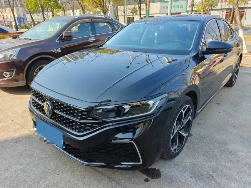 2024 Volkswagen Passat 2.0T 186HP L4 7DCT,autocango,china used car exporter,china ev exporter,chinese used car exporter,chinese used ev exporter