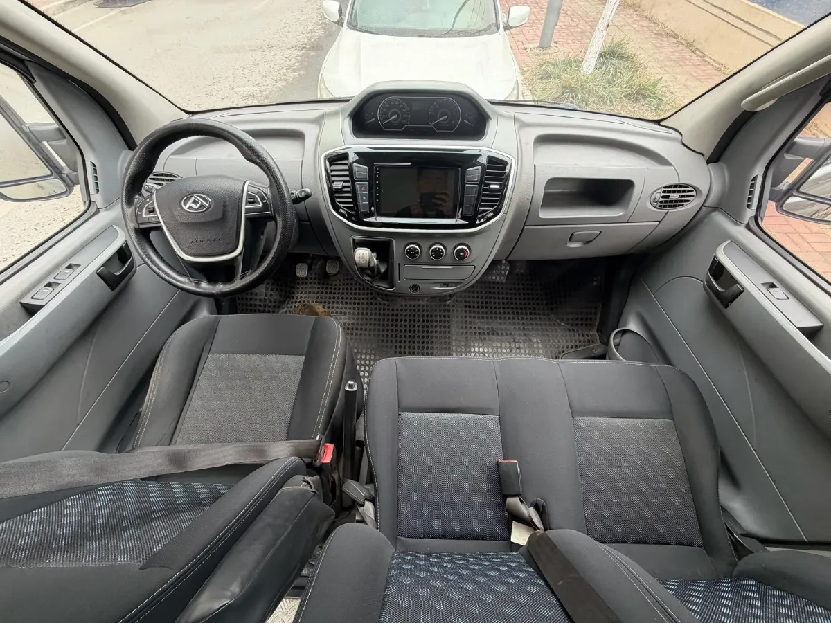 2020 MAXUS XinTu V80 2.5T 136HP L4 6MT,autocango,china used car exporter,china ev exporter,chinese used car exporter,chinese used ev exporter