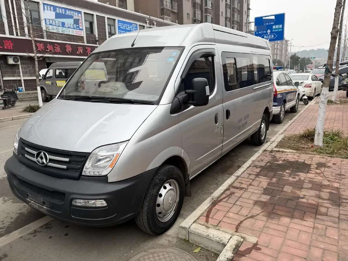 2020 MAXUS XinTu V80 2.5T 136HP L4 6MT,autocango,china used car exporter,china ev exporter,chinese used car exporter,chinese used ev exporter