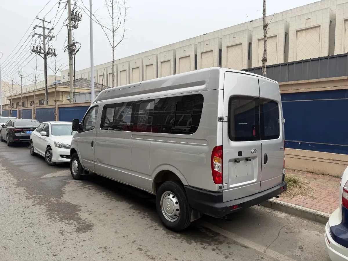 2020 MAXUS XinTu V80 2.5T 136HP L4 6MT,autocango,china used car exporter,china ev exporter,chinese used car exporter,chinese used ev exporter