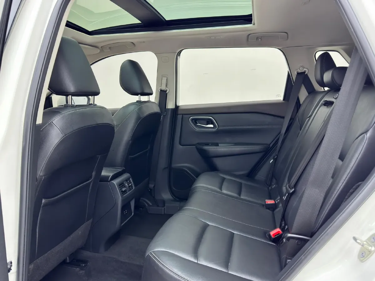 2021 Nissan X-Trail 1.5T 204HP L3 CVT,autocango,china used car exporter,china ev exporter,chinese used car exporter,chinese used ev exporter