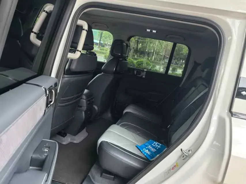 2023 FangChengBao Bao 5 1.5T 194HP L4 E-CVT PHEV 31.8KWH,autocango,china used car exporter,china ev exporter,chinese used car exporter,chinese used ev exporter