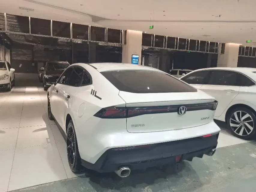 2023 ChangAn UNI-V 1.5T 188HP L4 7DCT,autocango,china used car exporter,china ev exporter,chinese used car exporter,chinese used ev exporter
