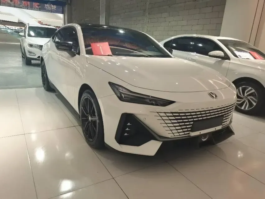 2023 ChangAn UNI-V 1.5T 188HP L4 7DCT,autocango,china used car exporter,china ev exporter,chinese used car exporter,chinese used ev exporter