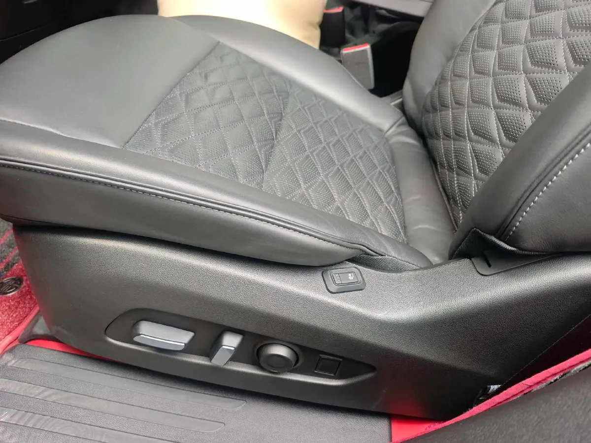 2020 Cadillac XT6 2.0T 237HP L4 9AT,autocango,china used car exporter,china ev exporter,chinese used car exporter,chinese used ev exporter