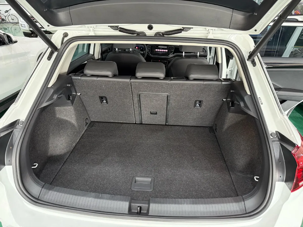 2021 Volkswagen T-Roc 1.4T 150HP L4 7DCT,autocango,china used car exporter,china ev exporter,chinese used car exporter,chinese used ev exporter