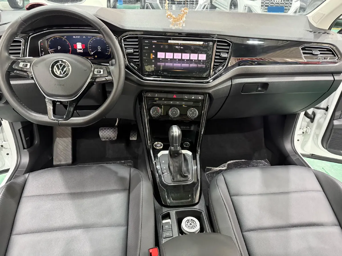 2021 Volkswagen T-Roc 1.4T 150HP L4 7DCT,autocango,china used car exporter,china ev exporter,chinese used car exporter,chinese used ev exporter