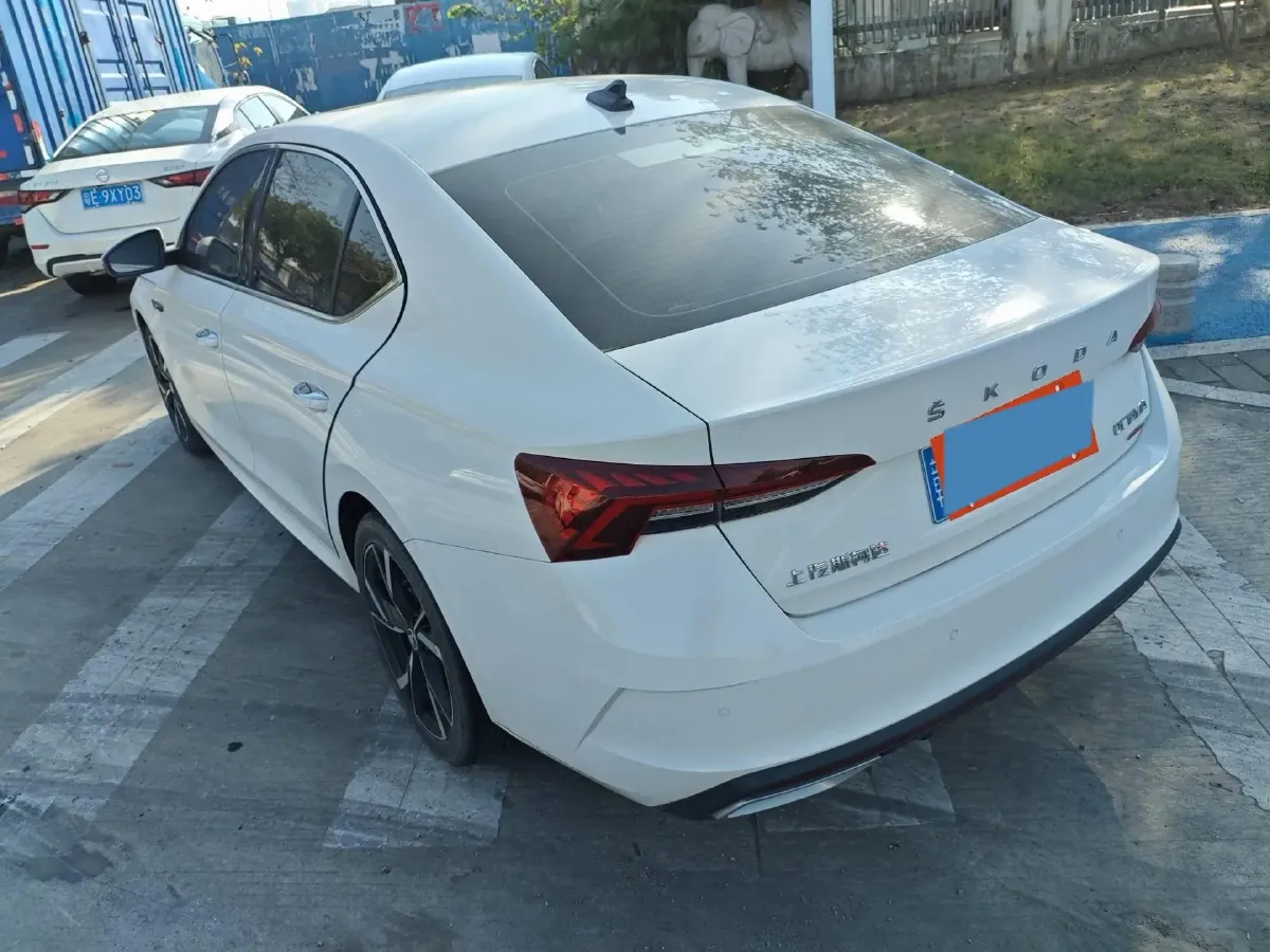 2021 Skoda Octavia 1.4T 150HP L4 7DCT,autocango,china used car exporter,china ev exporter,chinese used car exporter,chinese used ev exporter