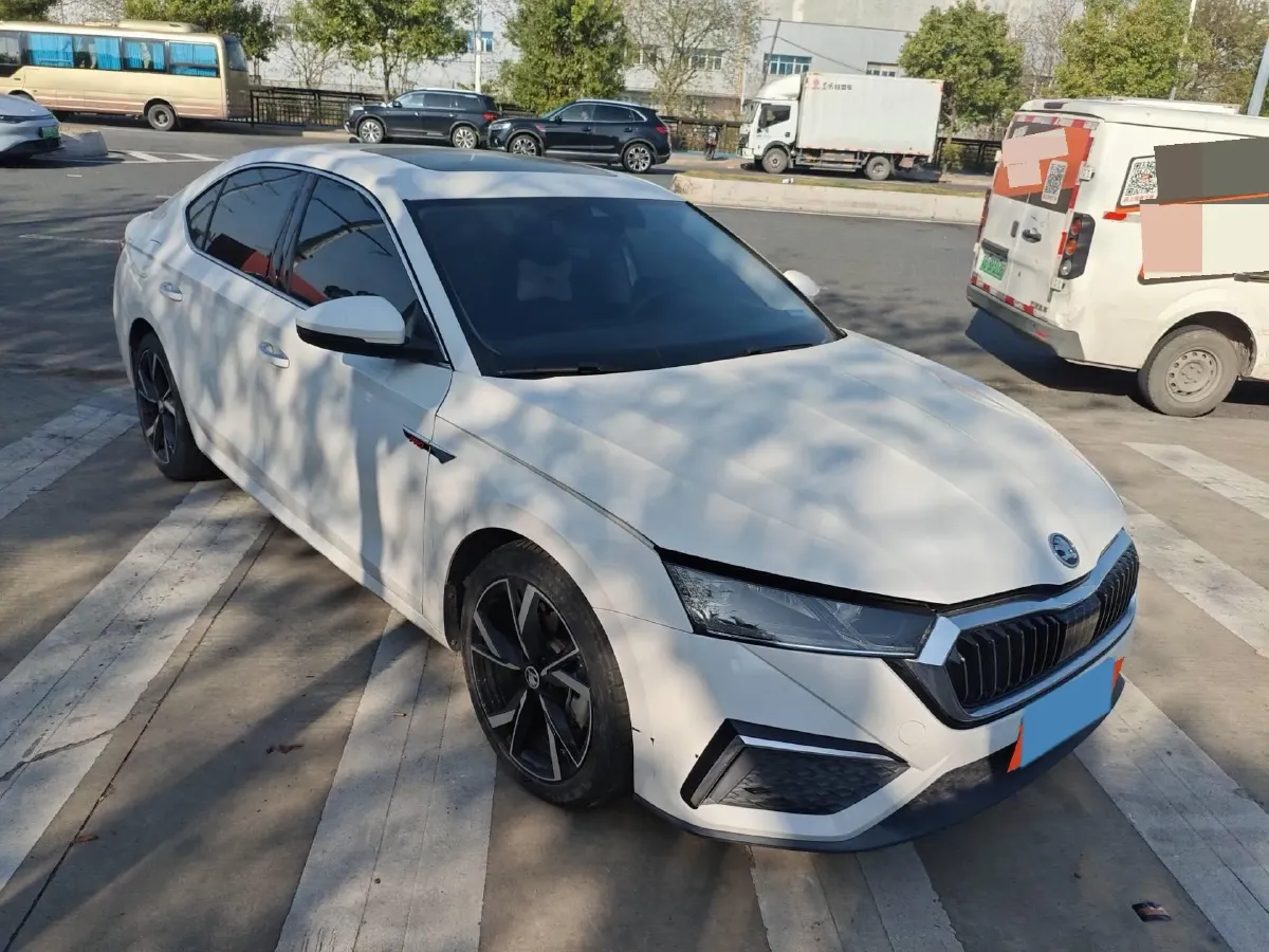 2021 Skoda Octavia 1.4T 150HP L4 7DCT,autocango,china used car exporter,china ev exporter,chinese used car exporter,chinese used ev exporter