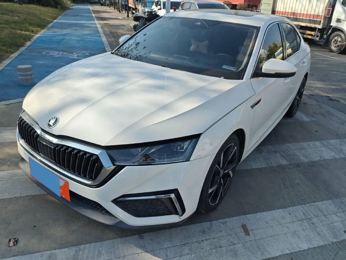 2021 Skoda Octavia 1.4T 150HP L4 7DCT,autocango,china used car exporter,china ev exporter,chinese used car exporter,chinese used ev exporter