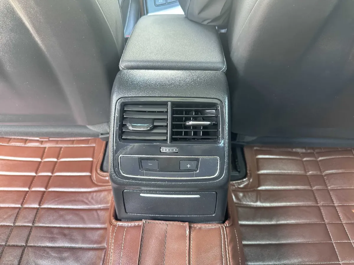 2020 Audi A4L 2.0T 190HP L4 7DCT,autocango,china used car exporter,china ev exporter,chinese used car exporter,chinese used ev exporter