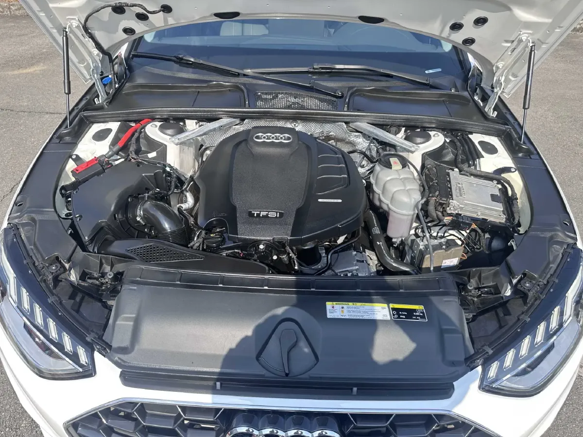 2020 Audi A4L 2.0T 190HP L4 7DCT,autocango,china used car exporter,china ev exporter,chinese used car exporter,chinese used ev exporter