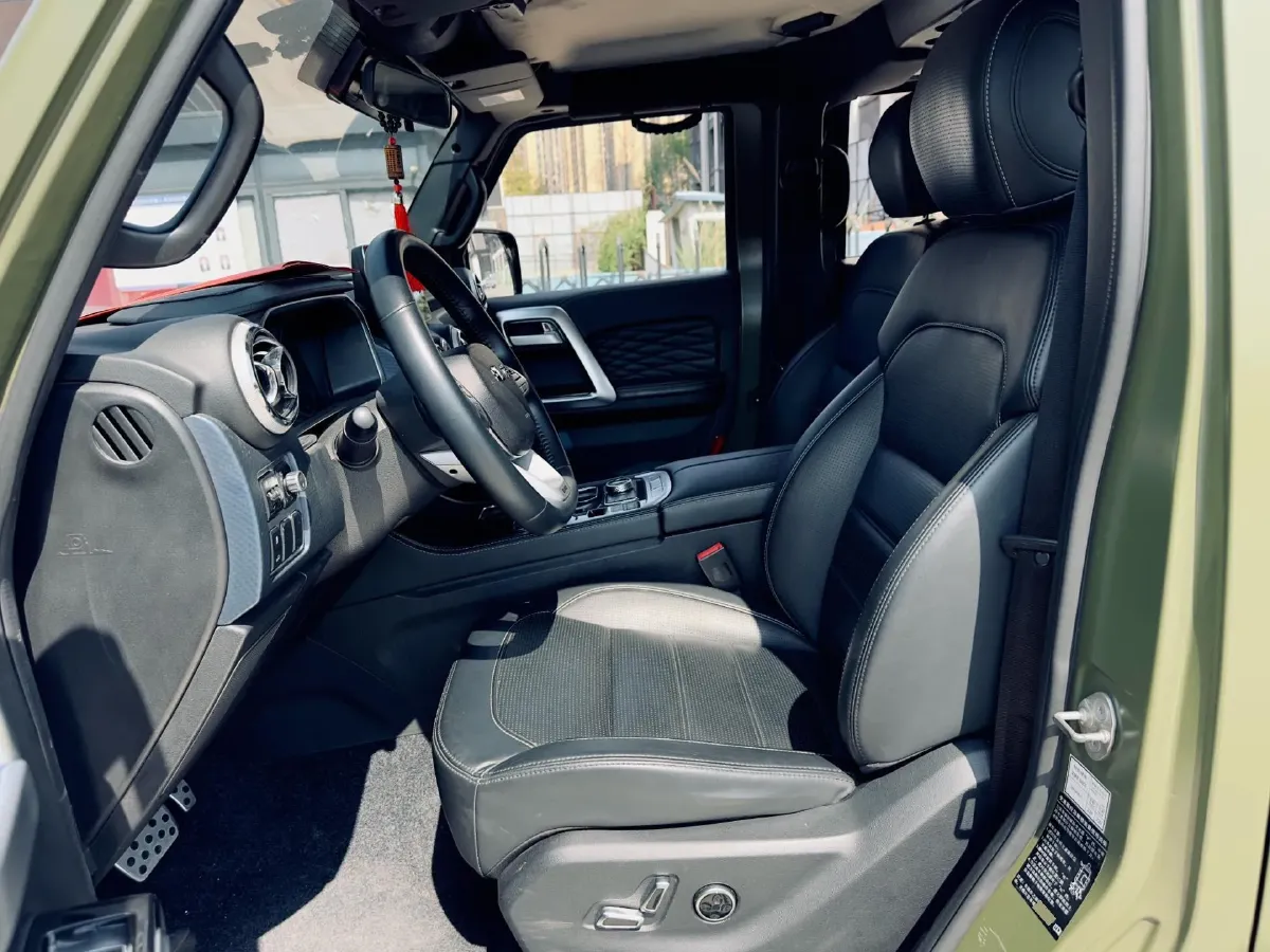 2021 Beijing BJ40 2.0T 163HP L4 8AT,autocango,china used car exporter,china ev exporter,chinese used car exporter,chinese used ev exporter