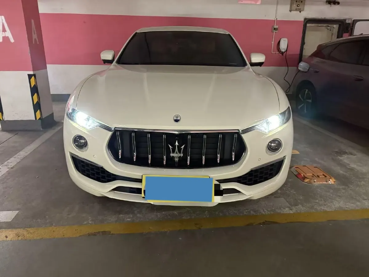 2022 Maserati Levante 2.0T 330HP L4 8AT,autocango,china used car exporter,china ev exporter,chinese used car exporter,chinese used ev exporter