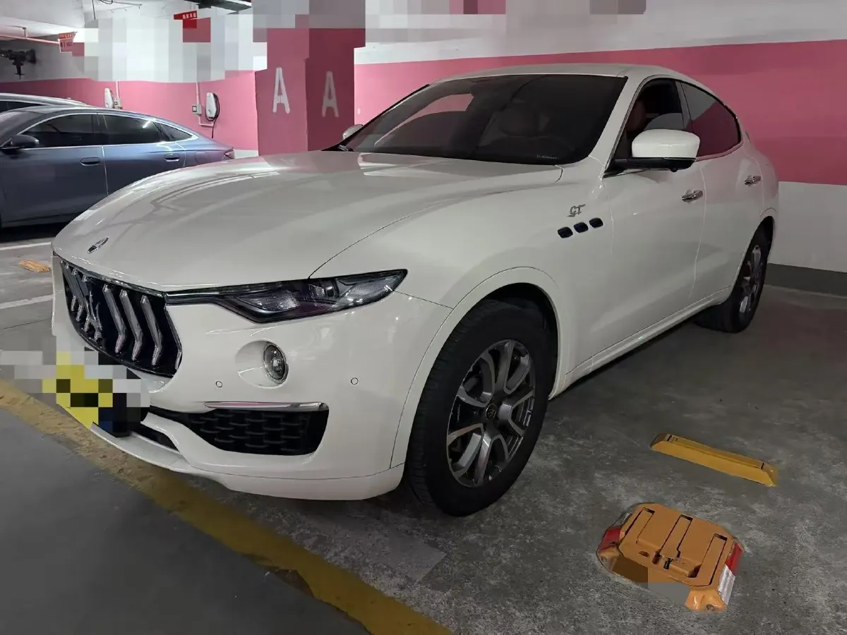 2022 Maserati Levante 2.0T 330HP L4 8AT,autocango,china used car exporter,china ev exporter,chinese used car exporter,chinese used ev exporter
