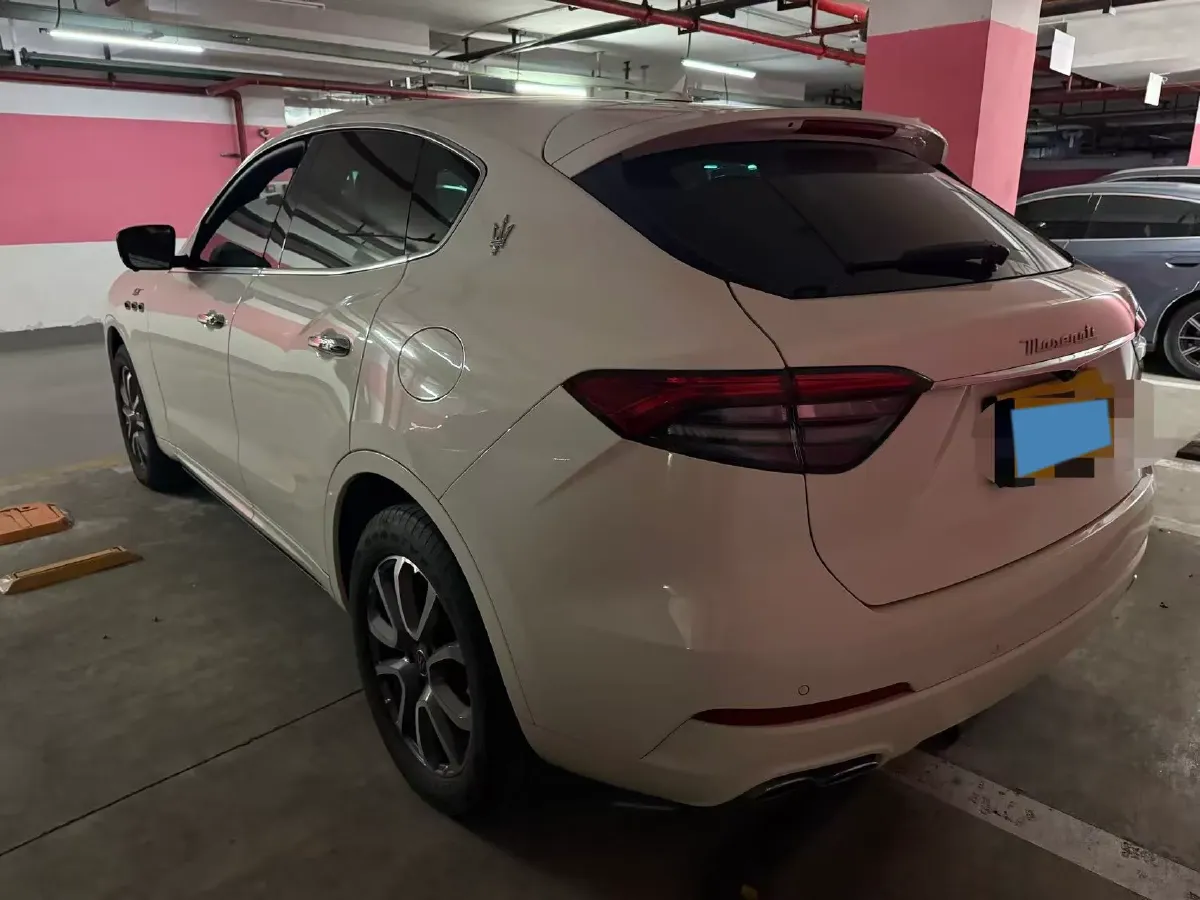 2022 Maserati Levante 2.0T 330HP L4 8AT,autocango,china used car exporter,china ev exporter,chinese used car exporter,chinese used ev exporter